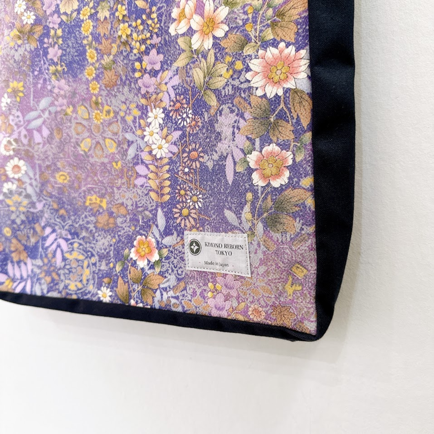 Kimono Tote with depth Navy 24