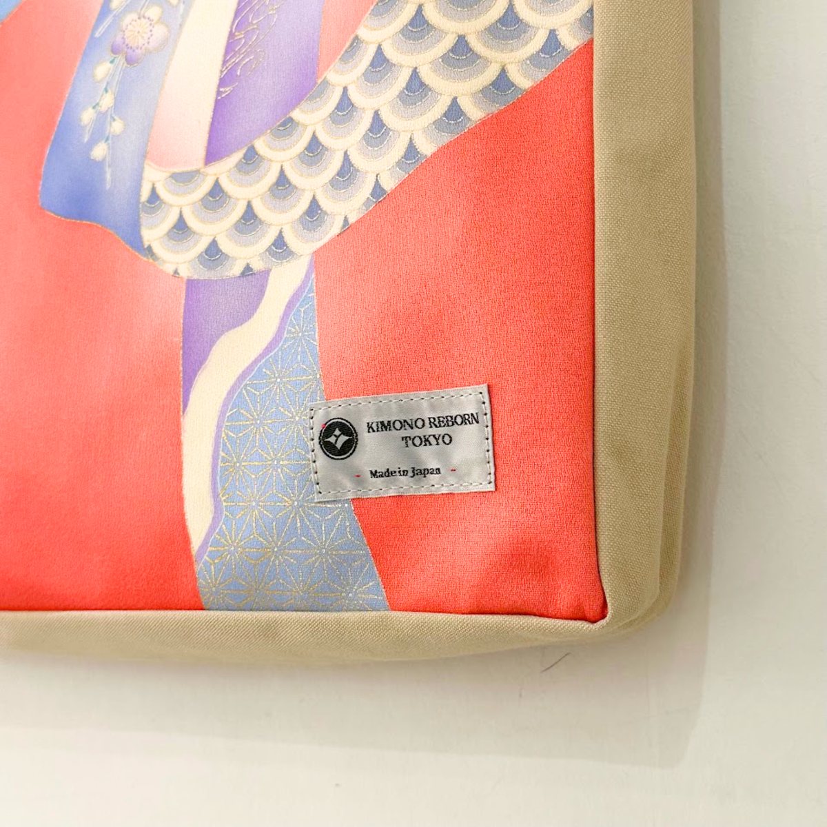 Kimono Tote with depth Beige 37