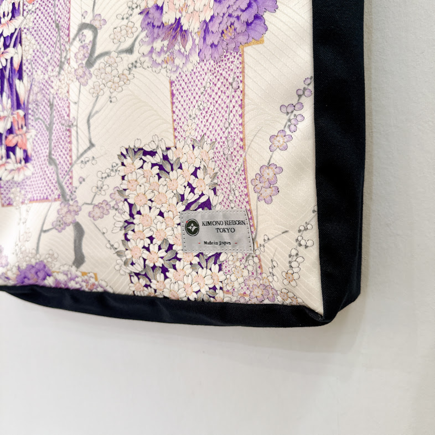 Kimono Tote with depth Navy 26