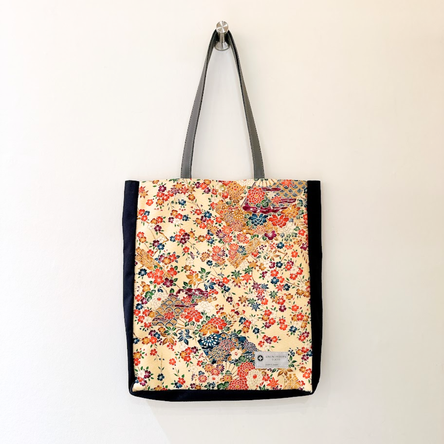 Kimono Tote with depth Navy 32