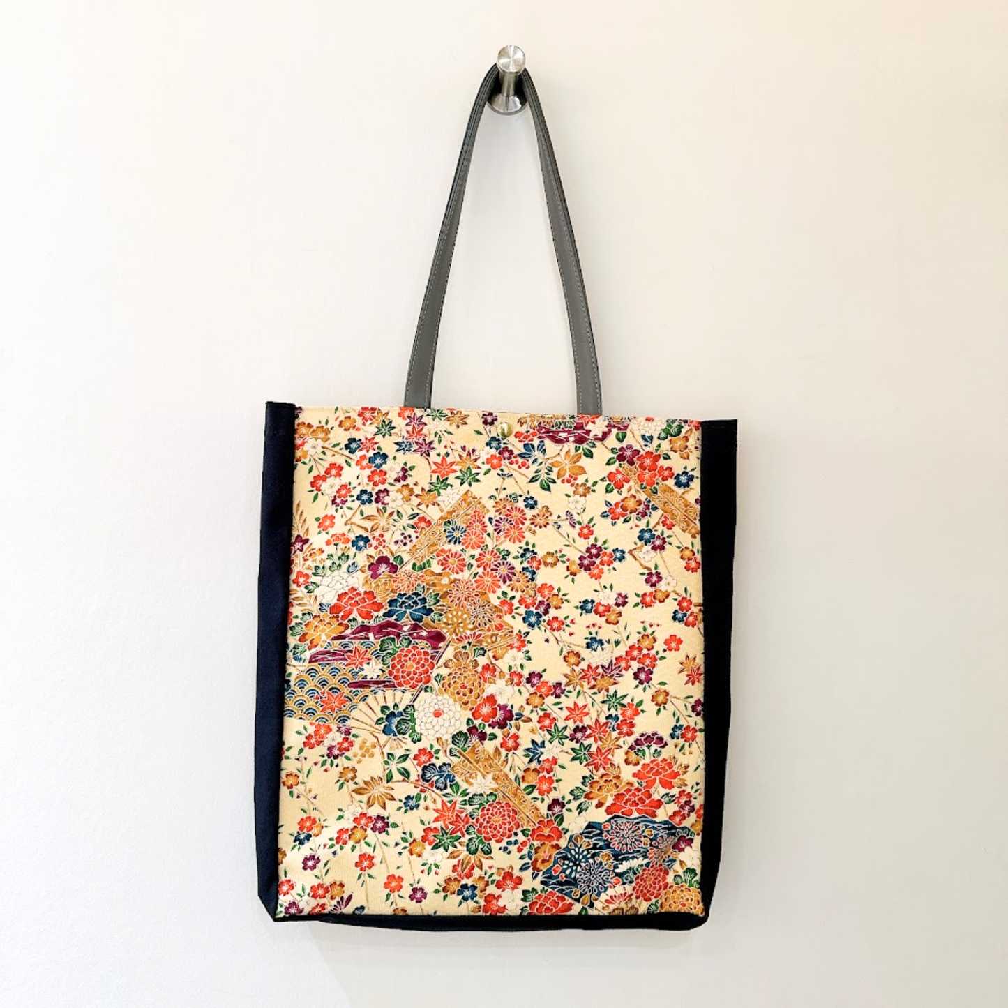 Kimono Tote with depth Navy 32