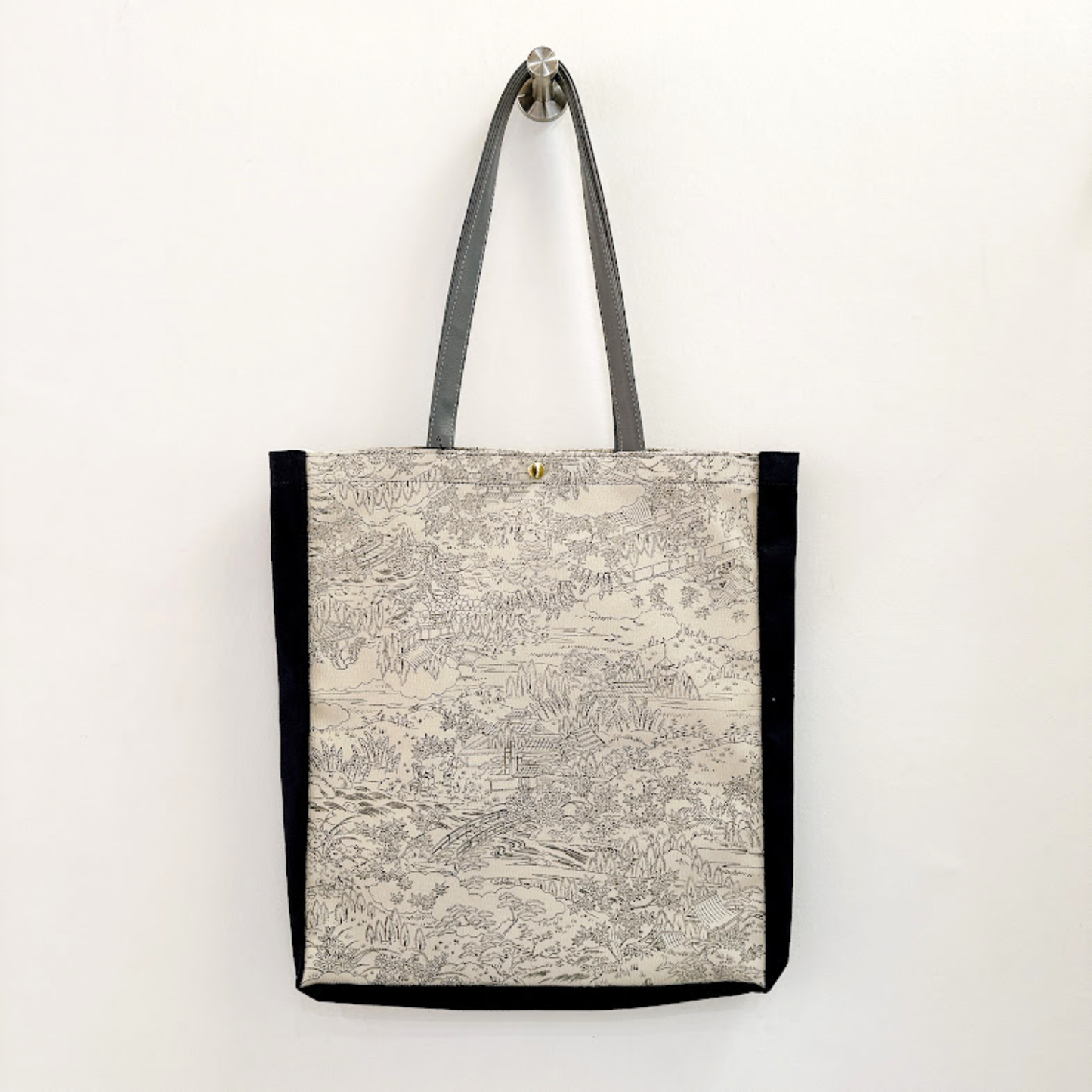 Kimono Tote with depth Navy 31