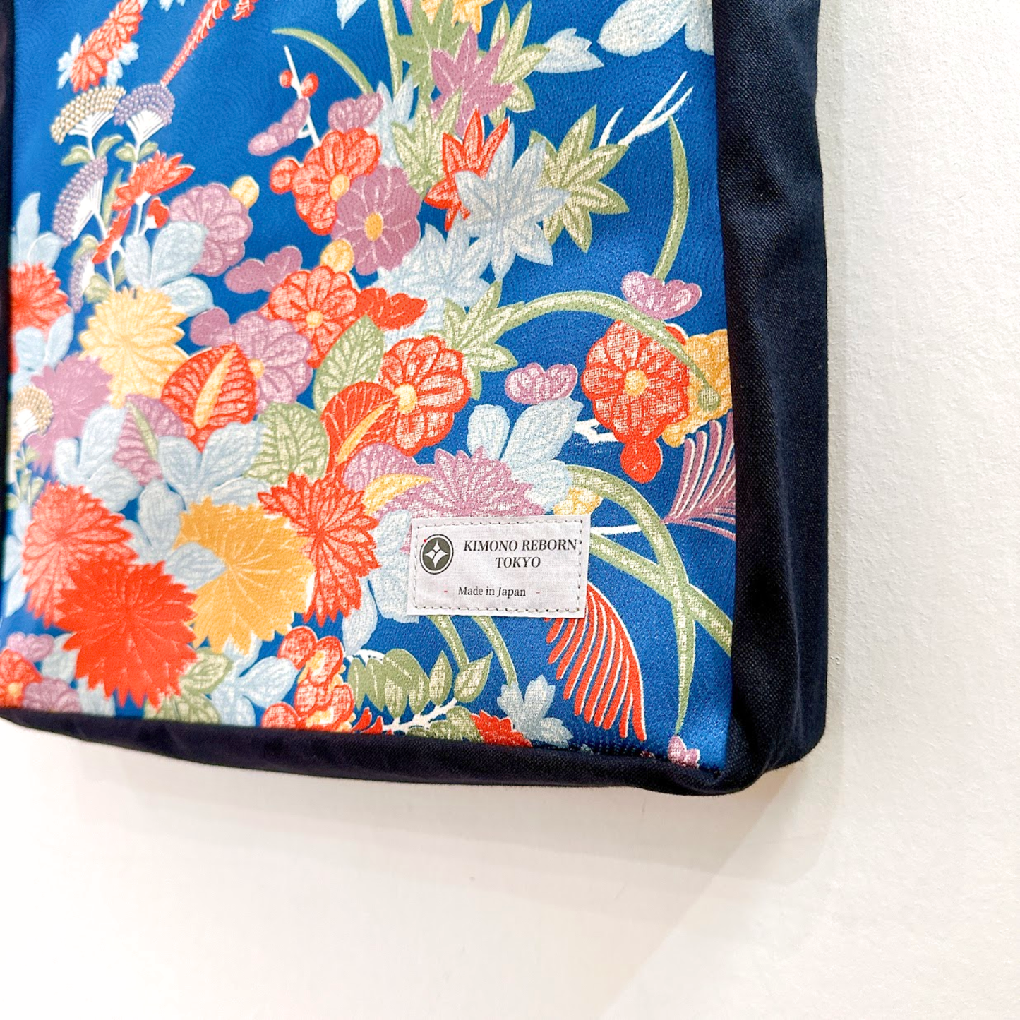 Kimono Tote with depth Navy 21