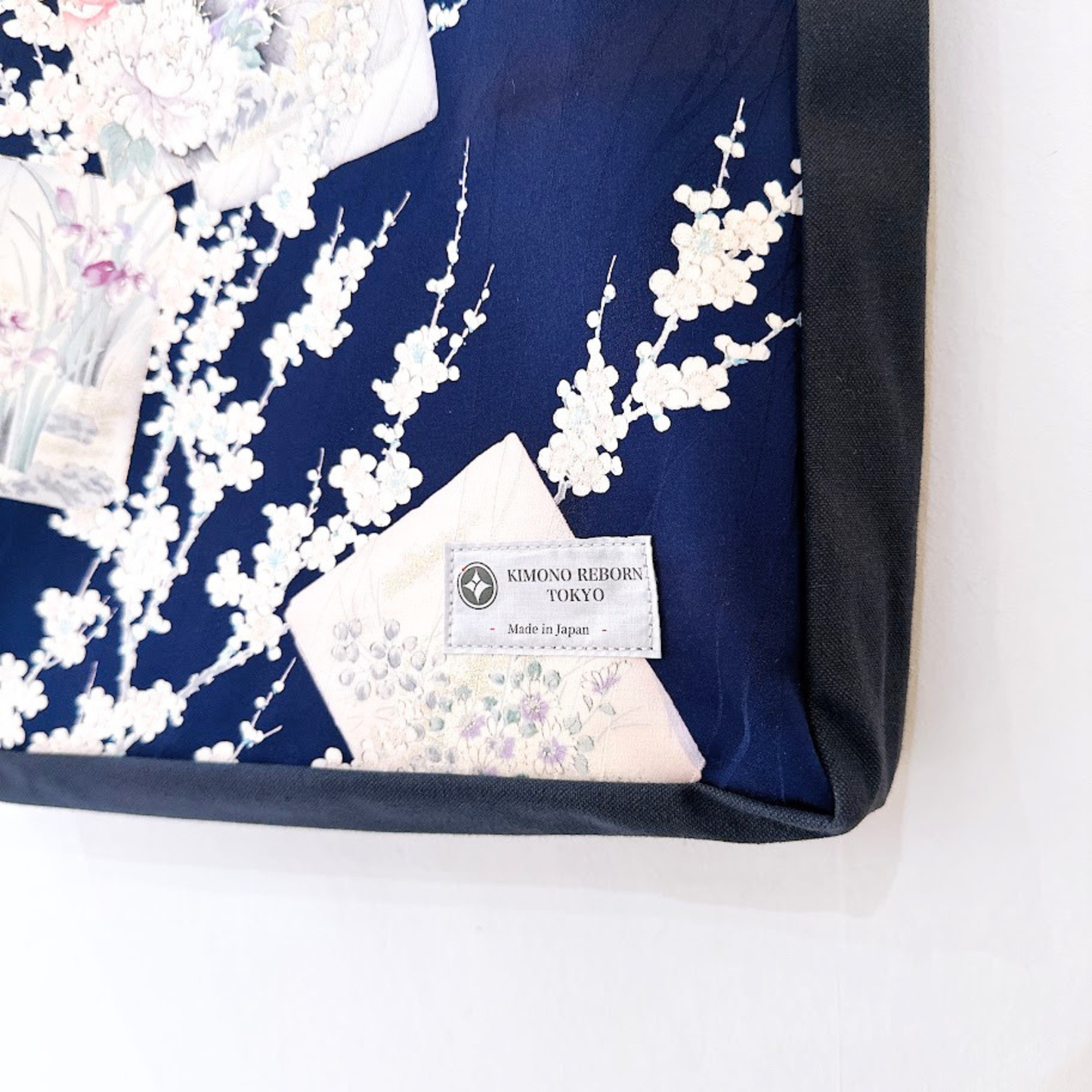 Kimono Tote with depth Navy 41