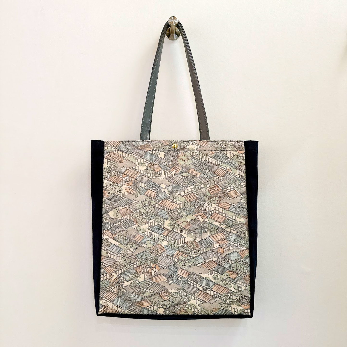 Kimono Tote with depth Navy 22