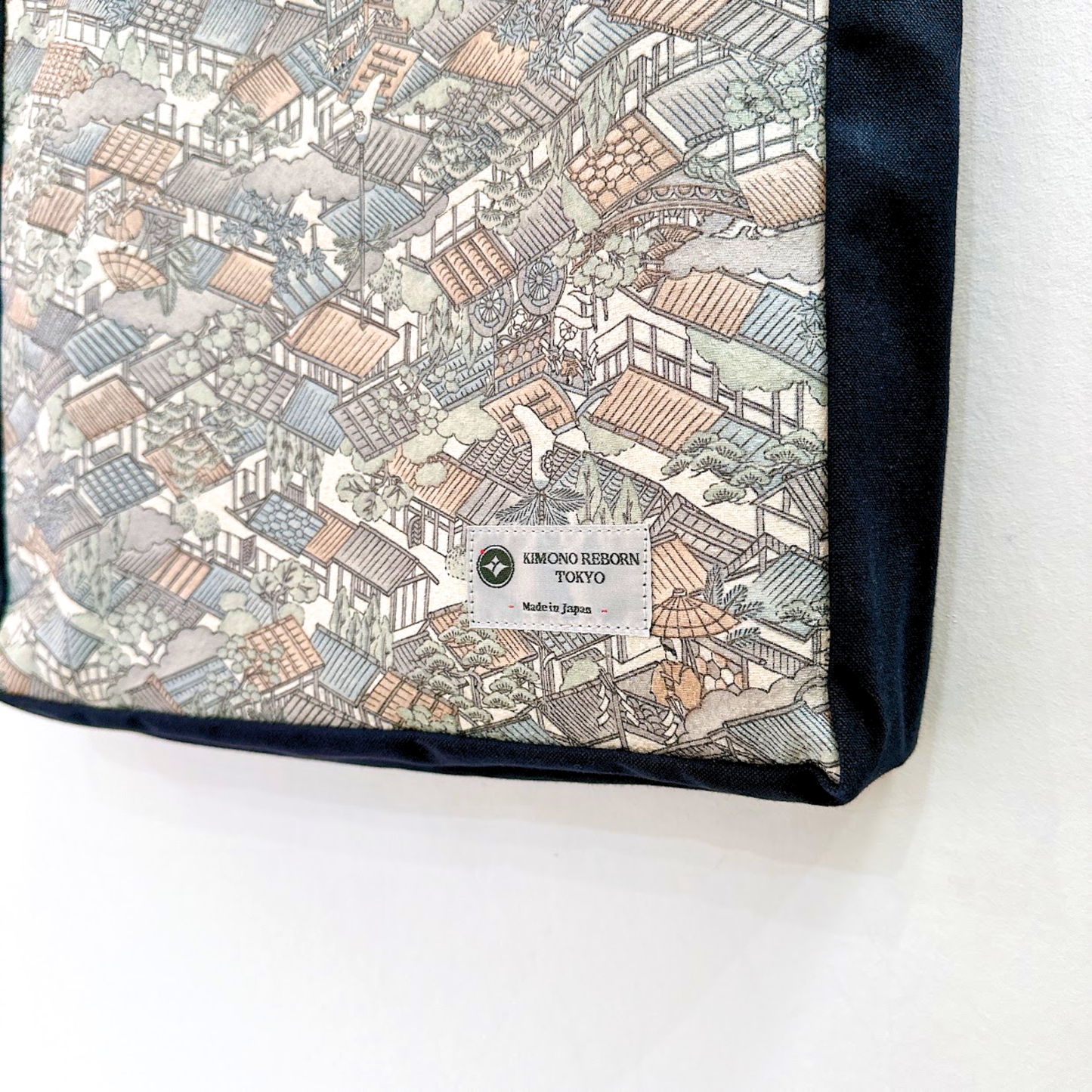 Kimono Tote with depth Navy 22