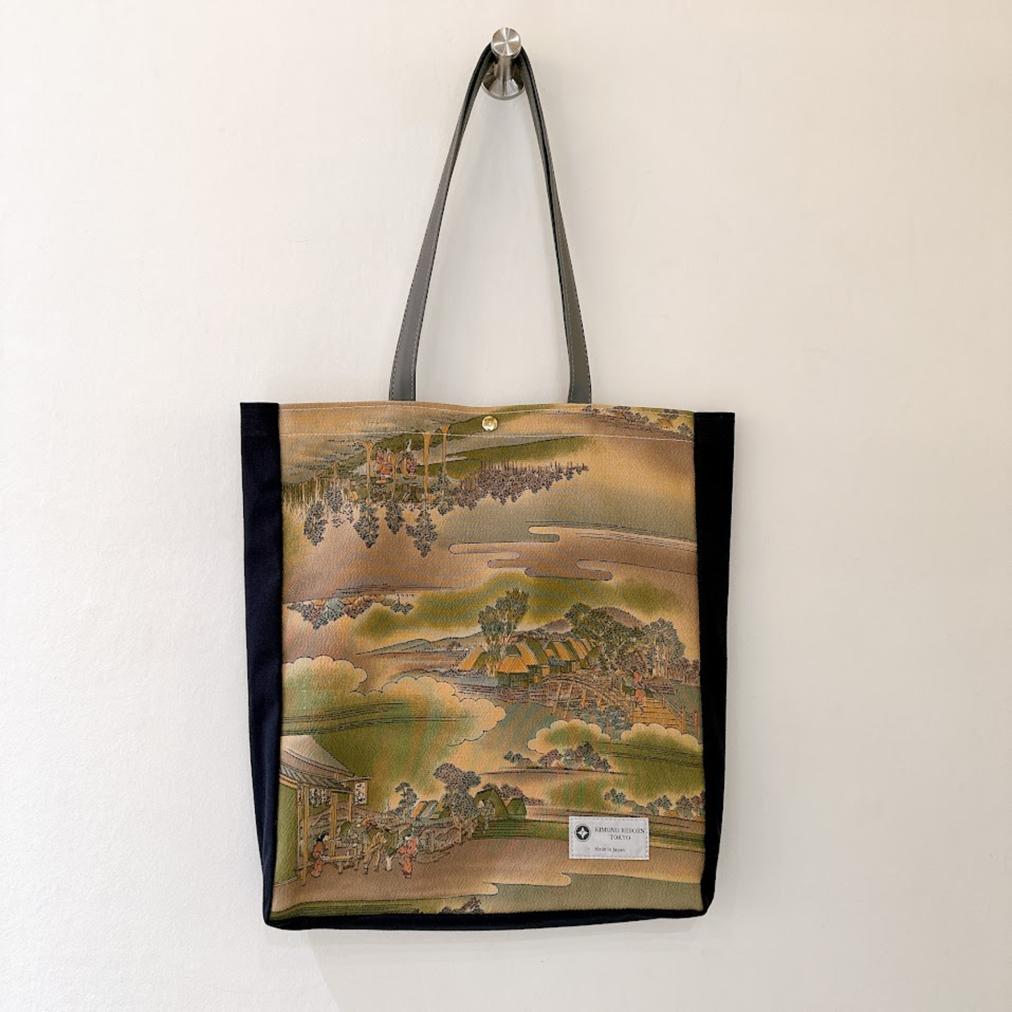 Kimono Tote with depth Navy 34