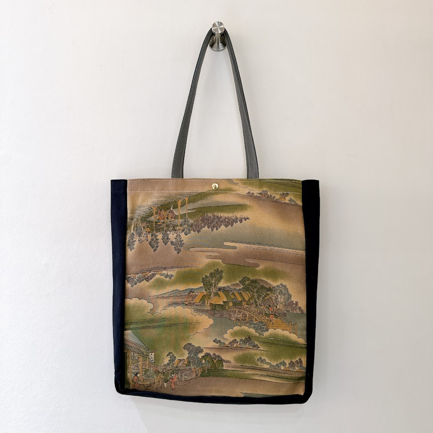Kimono Tote with depth Navy 34