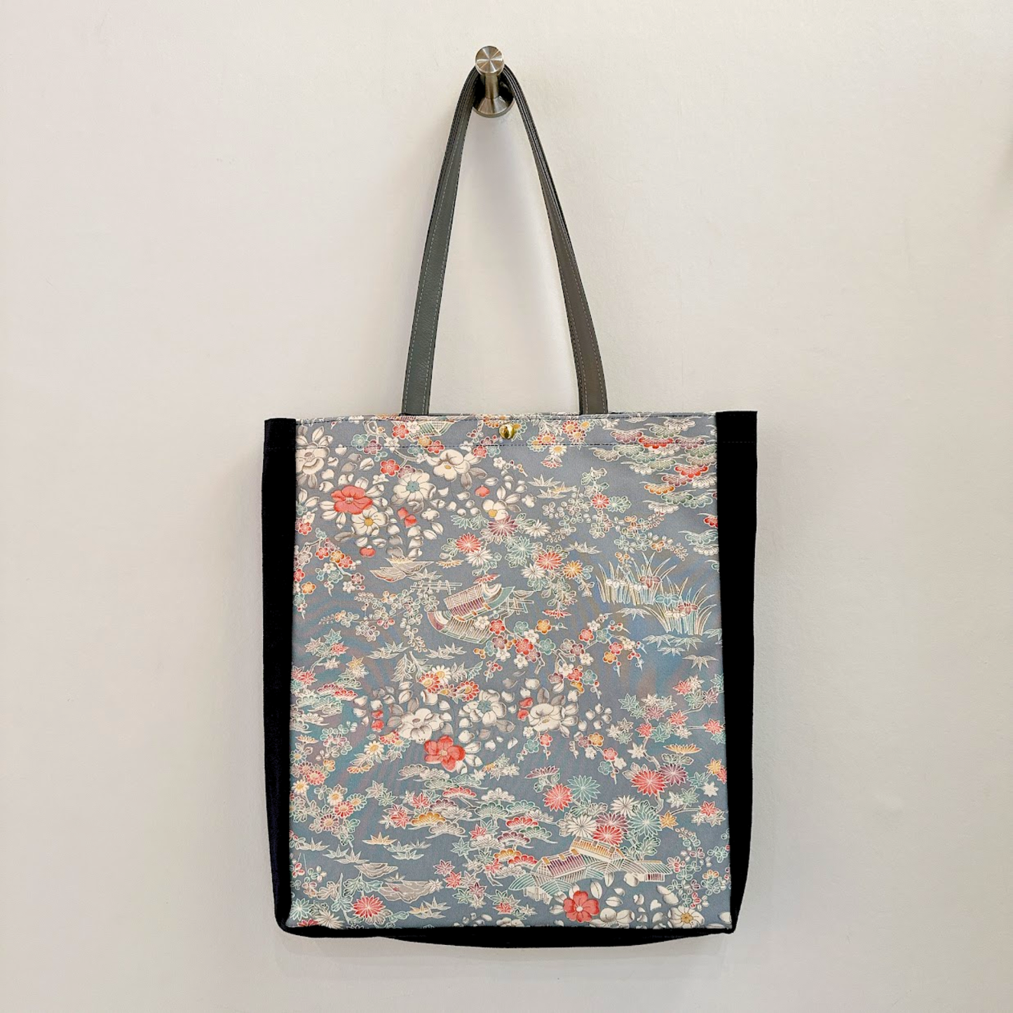 Kimono Tote with depth Navy 23