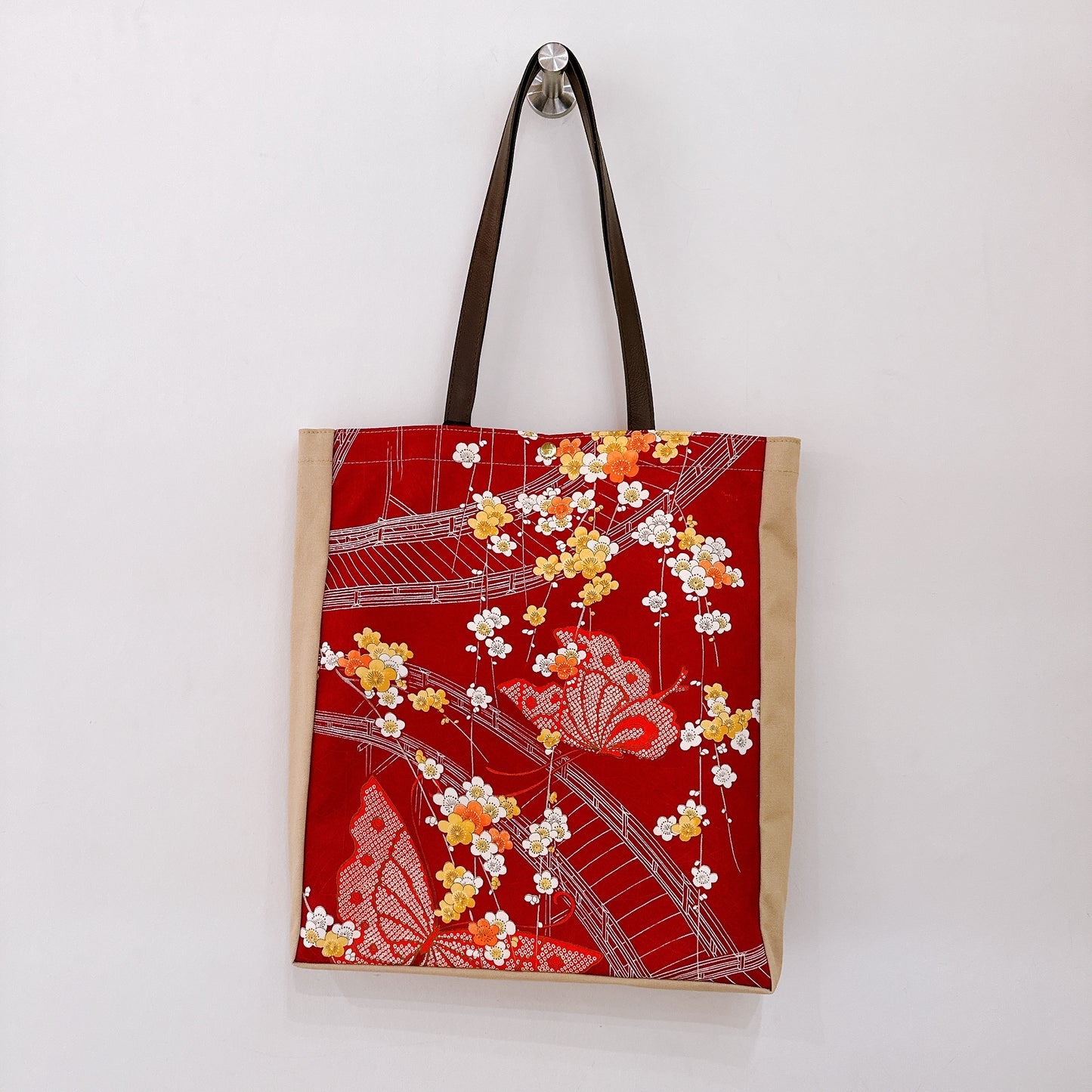 Kimono Tote with depth Beige 13