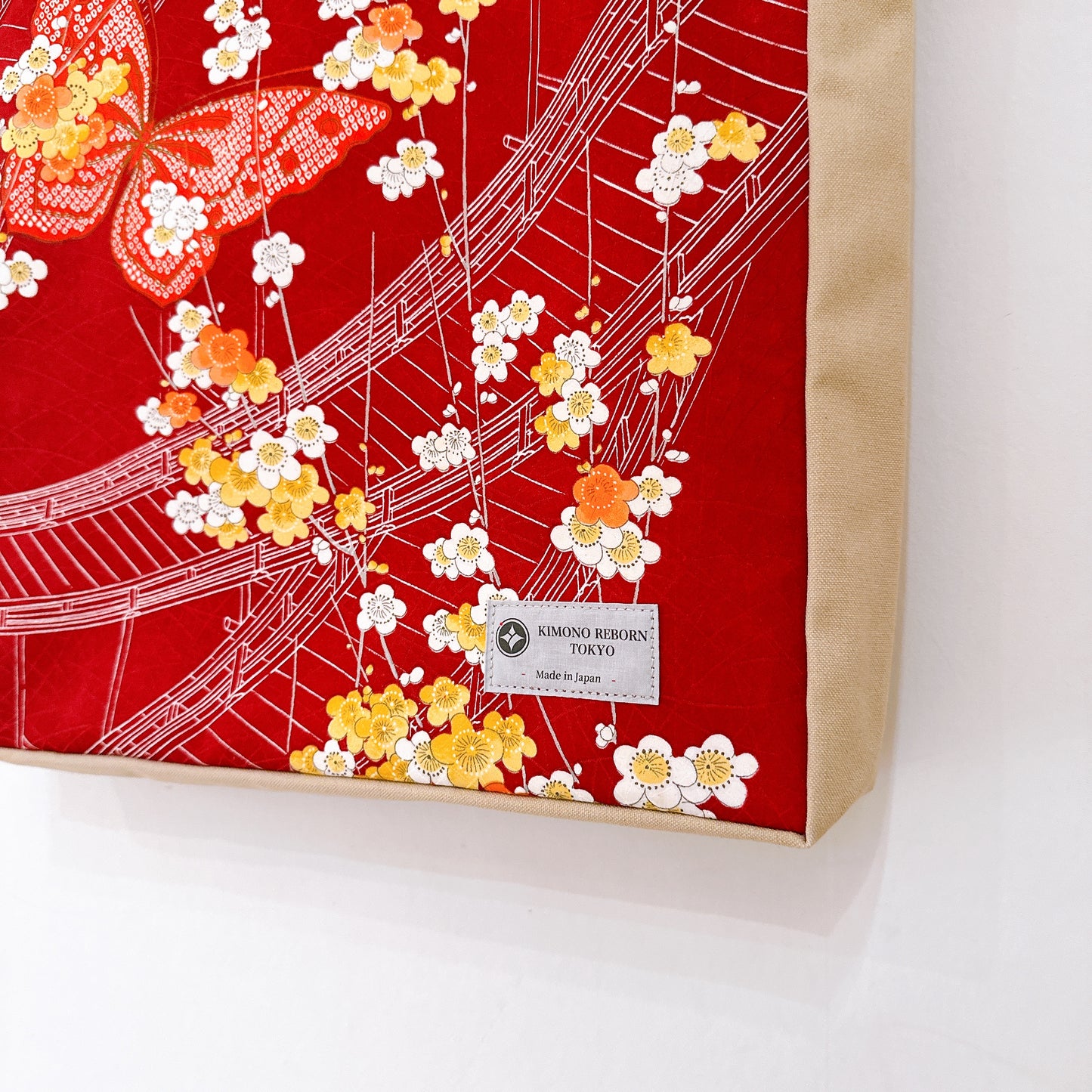Kimono Tote with depth Beige 13