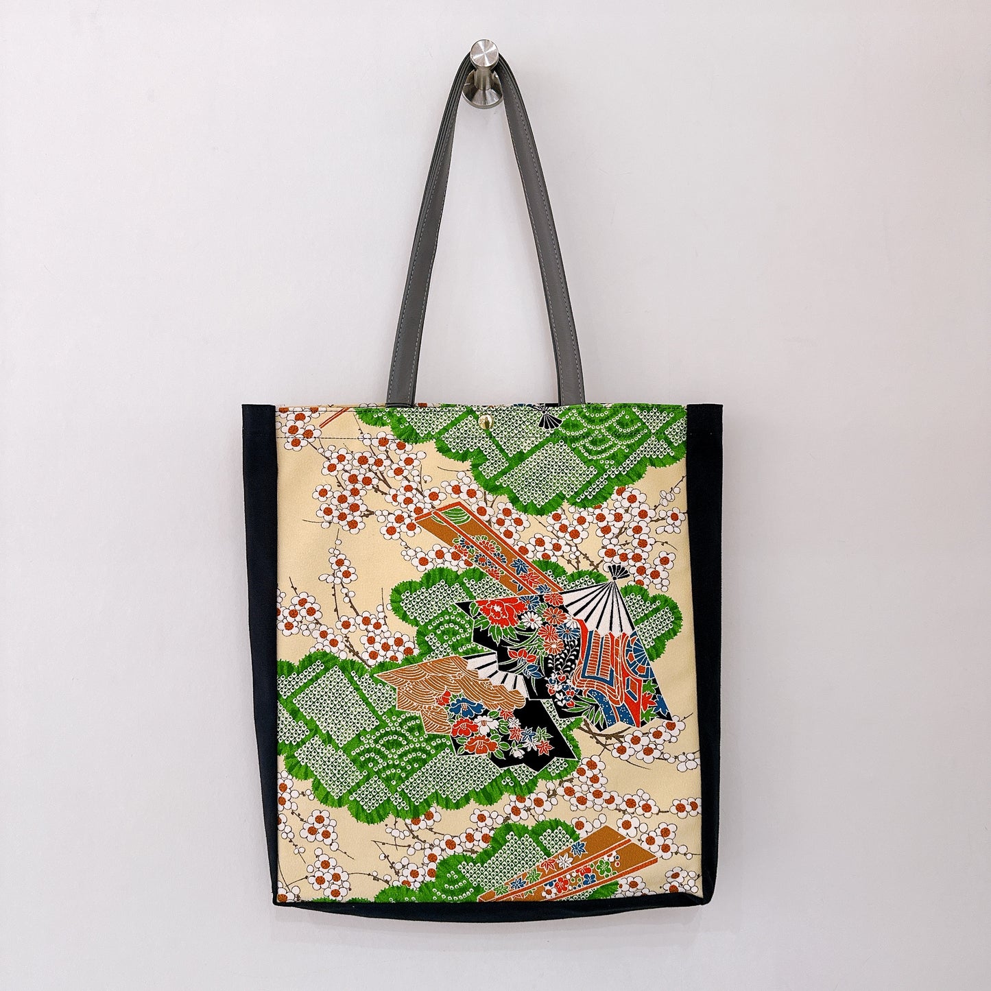 Kimono Tote with depth Navy 16