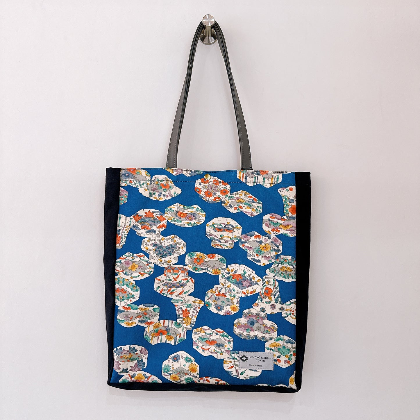 Kimono Tote with depth Navy 17