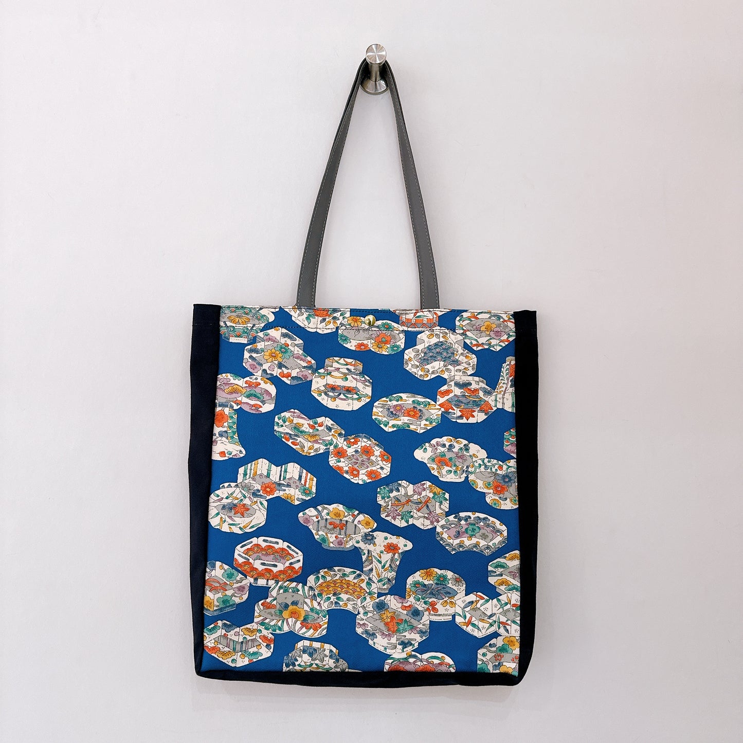 Kimono Tote with depth Navy 17