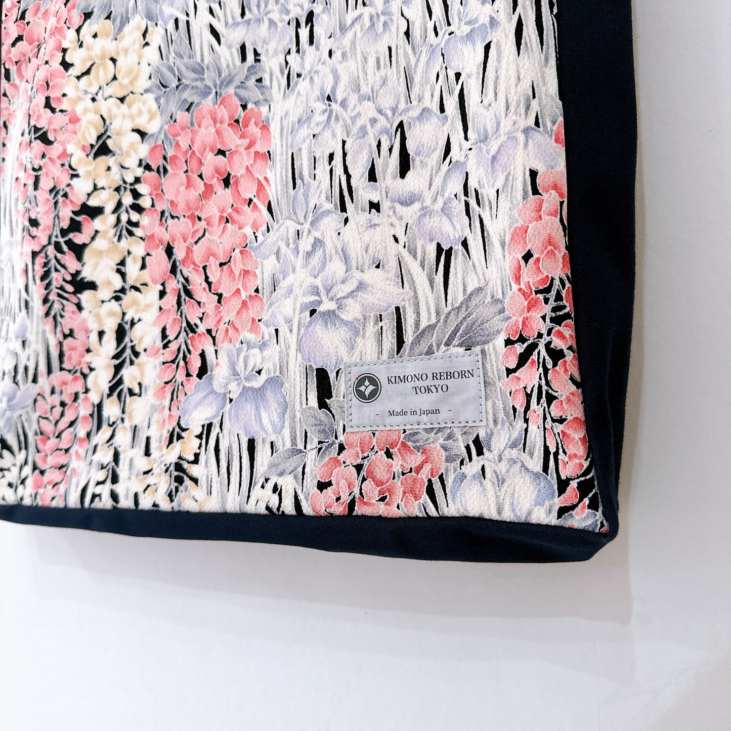 Kimono Tote with depth Navy 18
