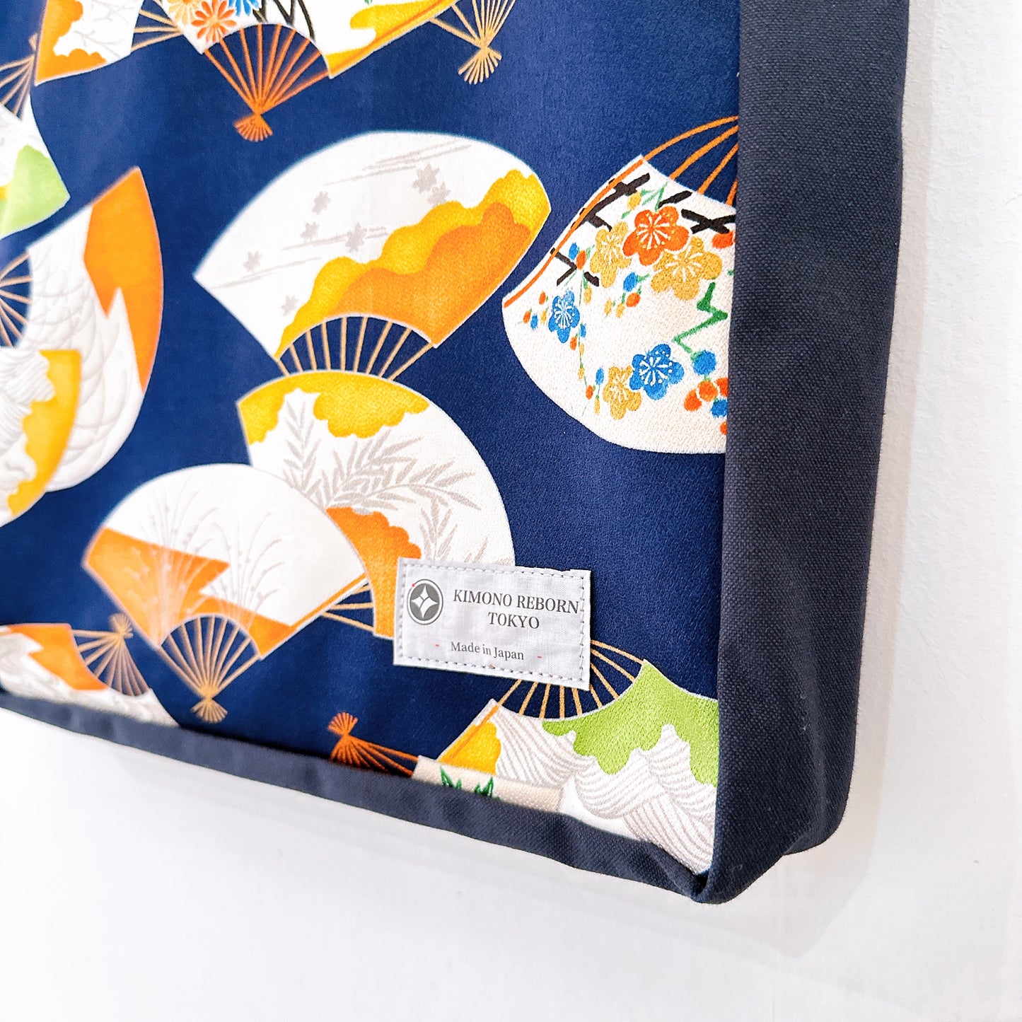 Kimono Tote with depth Navy 02