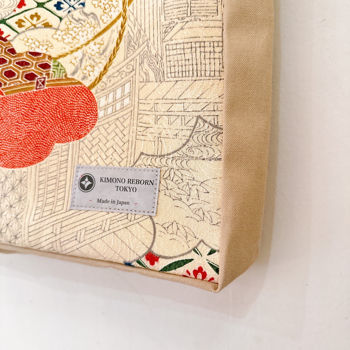 Kimono Tote with depth Beige 04